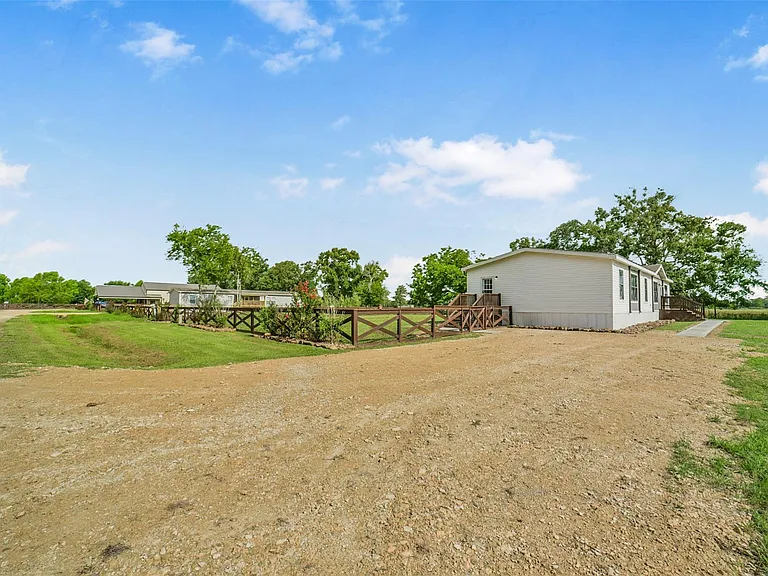 1566 County Road 610 #E — Photo 39