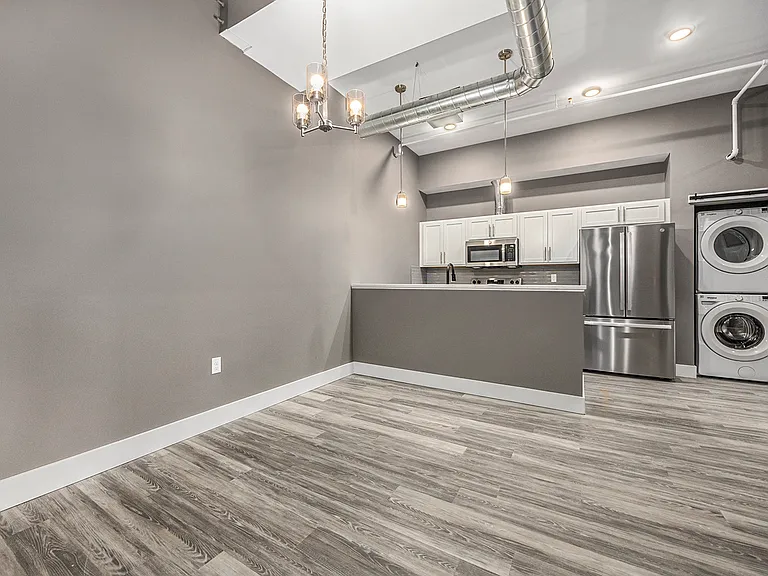 137 E Main Ave — Photo 8