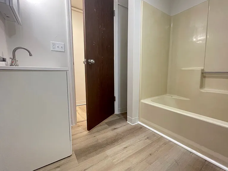98 Main St #8 — Photo 13