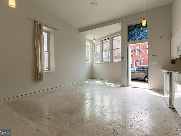 5th image of 2119 E Cumberland St #1