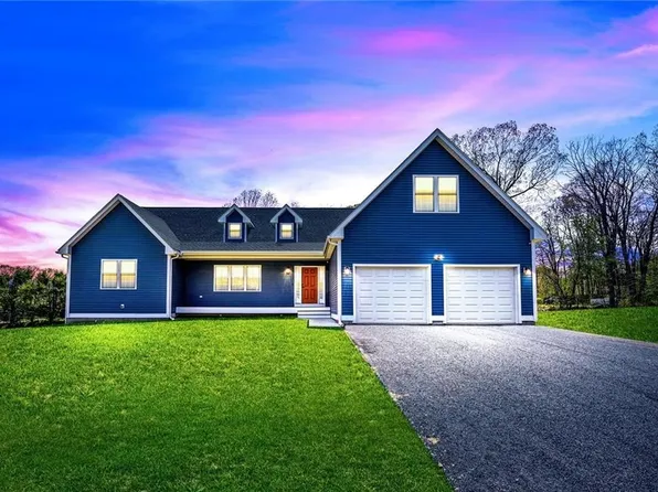 11 Lake View Ct, Johnston, RI 02919