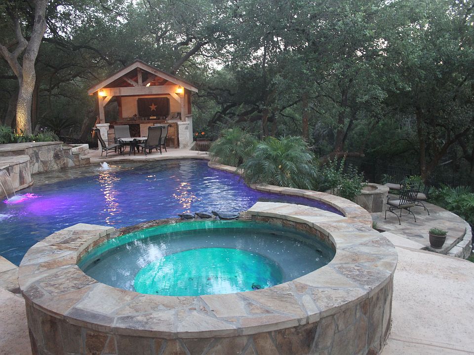 Pool/spa/cabana