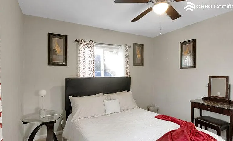 1715 N Whittier Dr — Photo 13