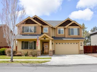 727 NW 28th St, Redmond, OR 97756