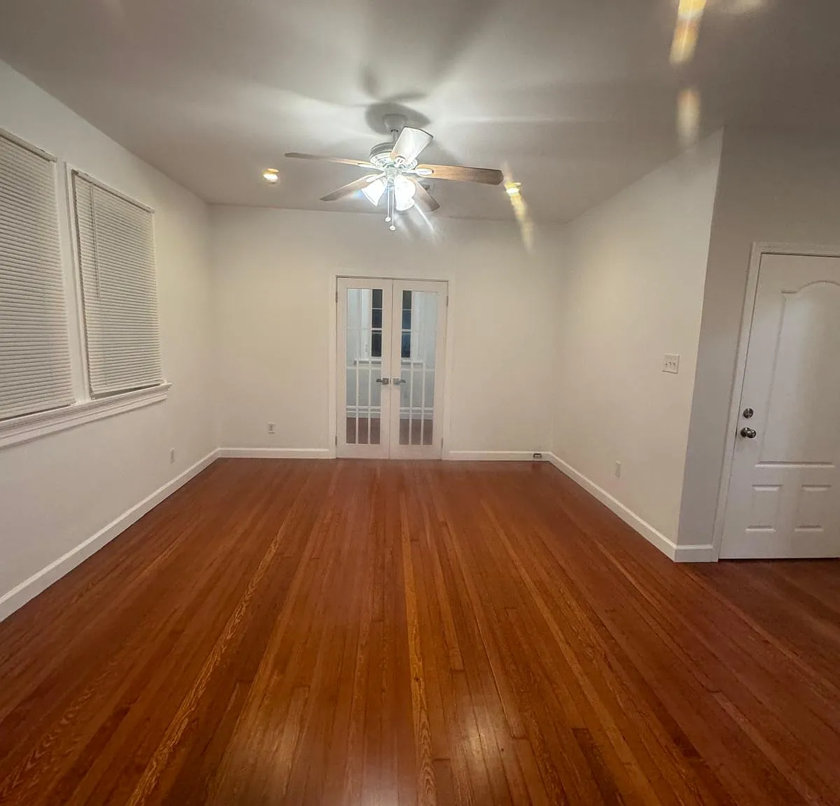 2 bed, 1250 sqft, $1,850 — Photo 2