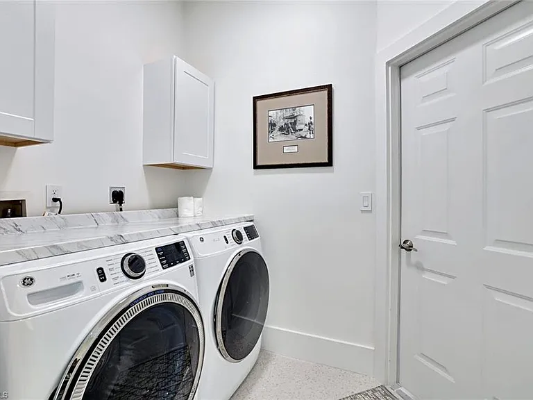 2515 Royal Palm Ct — Photo 23