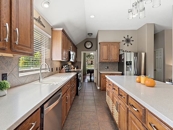 5th image of 2104 Heritage Well Ln