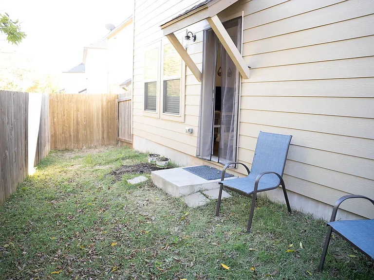 13501 Metric Blvd #15 — Photo 12
