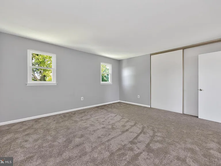 299 Florence Dr — Photo 15