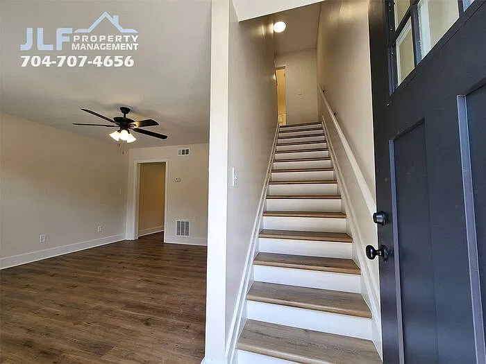 2 bed, 1.5 bath, 938 sqft, $1,350 — Photo 3