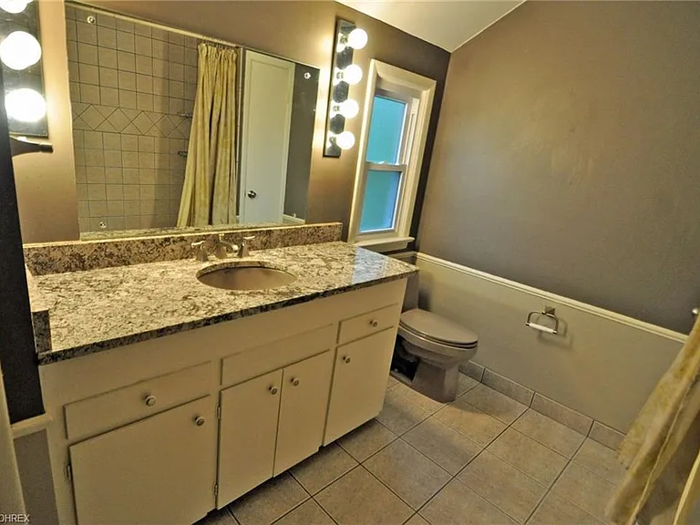 340 Plymouth Dr — Photo 14