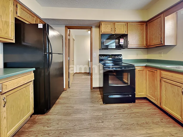 713 W Aberdeen Dr — Photo 3