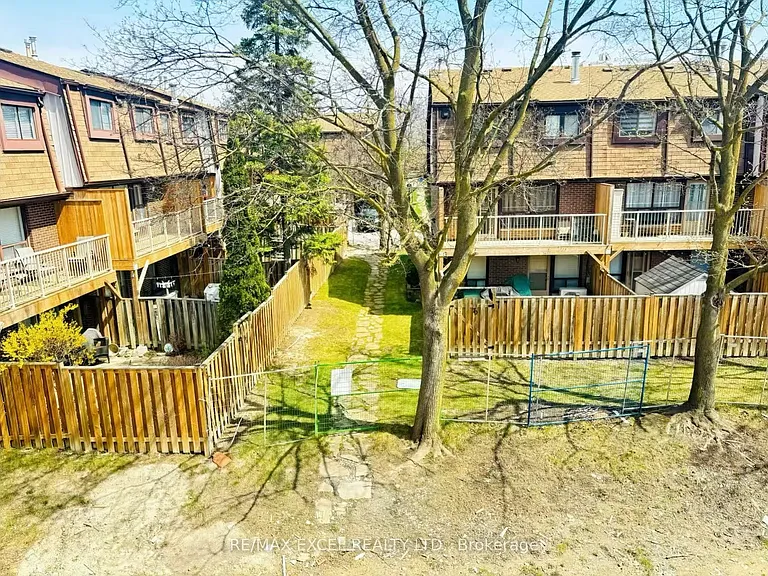 11 Plaisance Rd #5 — Photo 16