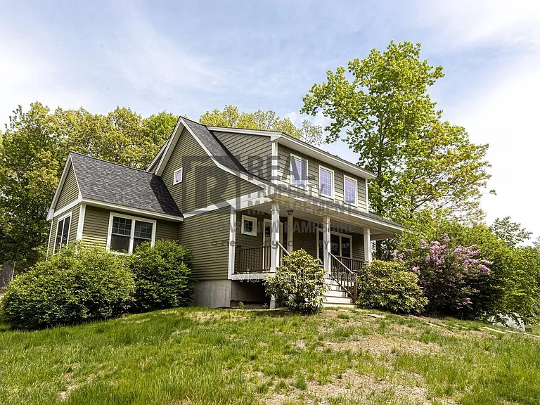 8 Winslow Dr — Photo 2
