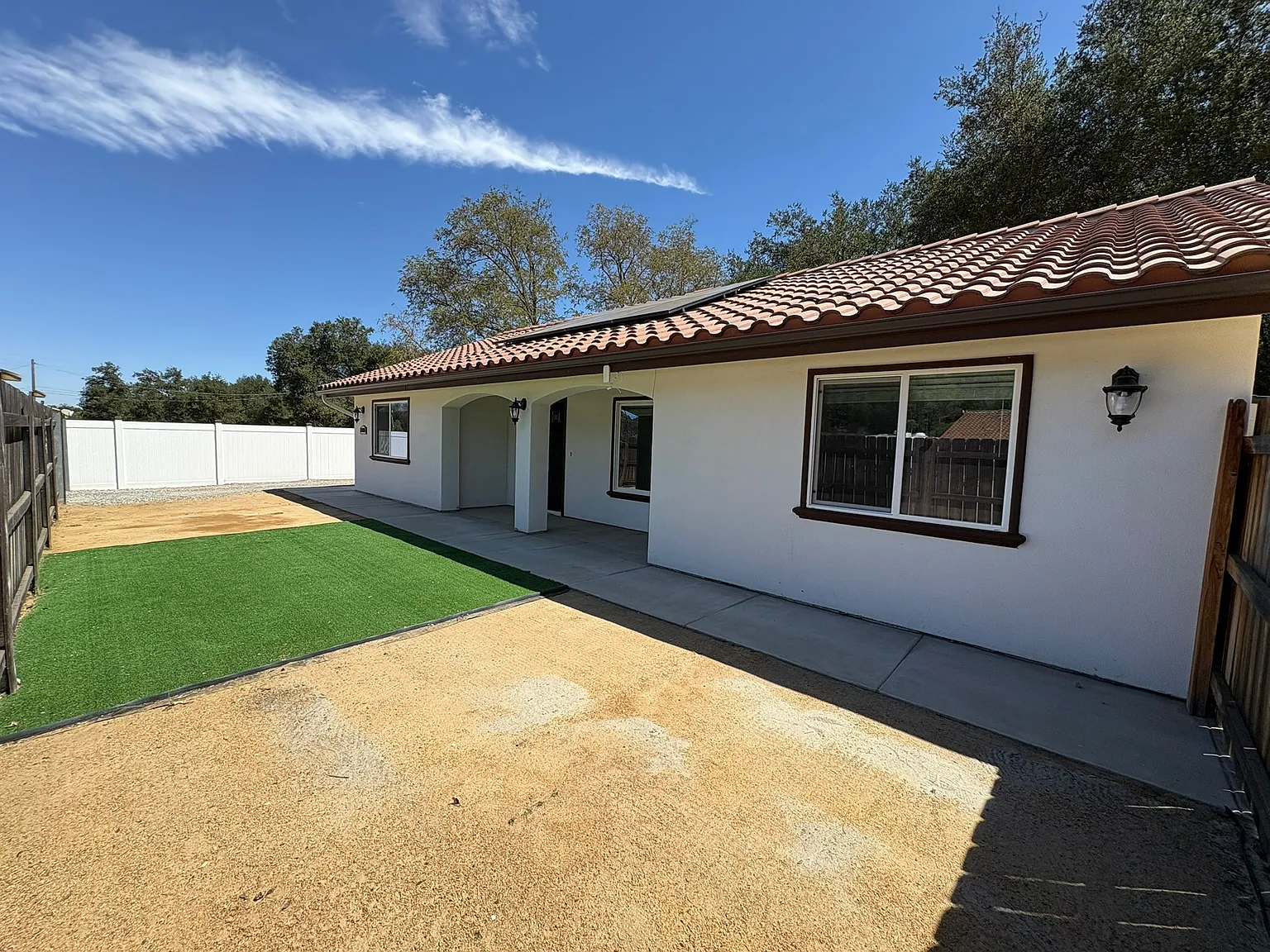 3 bed, 1200 sqft, $3,300 — Photo 1
