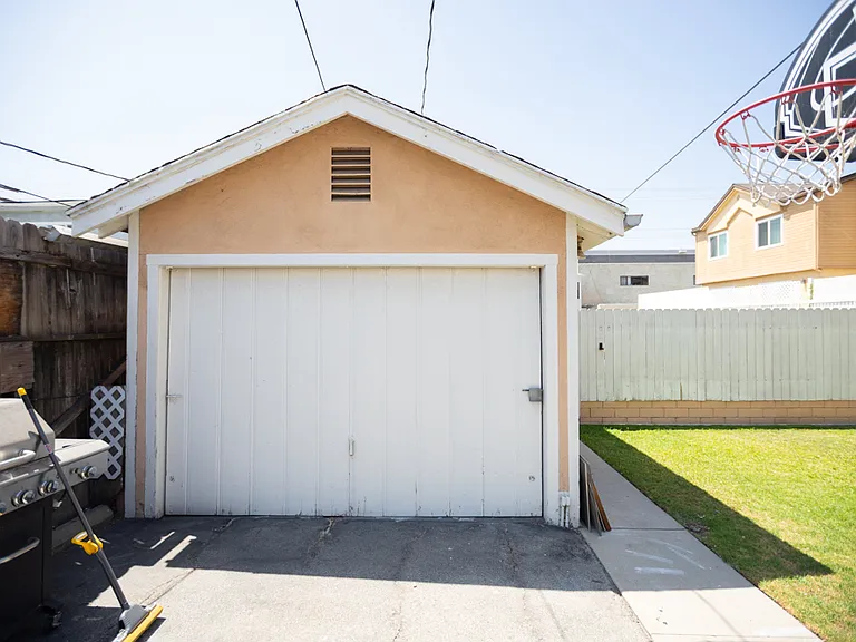 452 W Wilson Ave — Photo 26