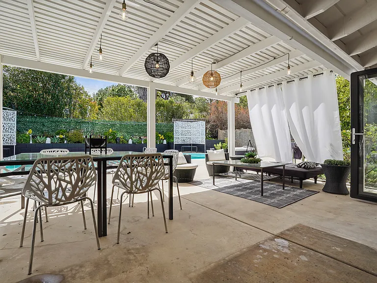 390 Bedford Pl — Photo 19