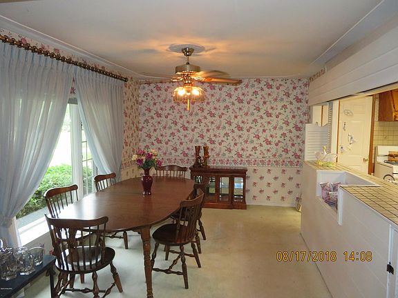 4th image of 2141 Finsbury Ln NW