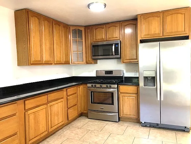 2204 Menalto Ave — Photo 6