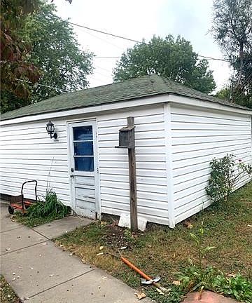 3rd image of 3005 Sylvanie St