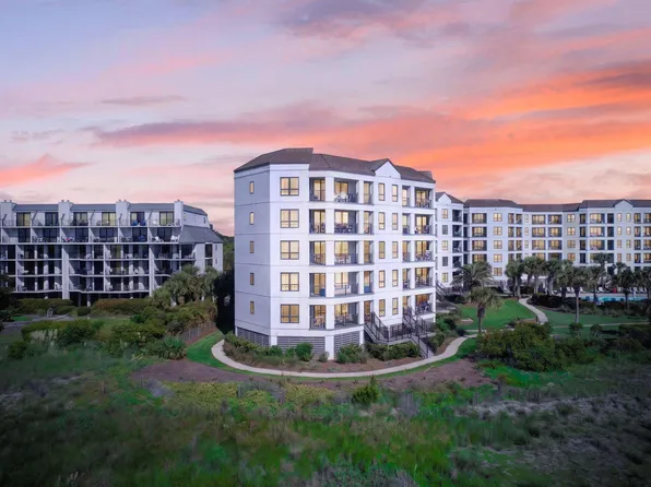 8000 Palmetto Dr APT 301, Isle Of Palms, SC 29451