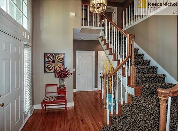 Gorgeous Entryway!