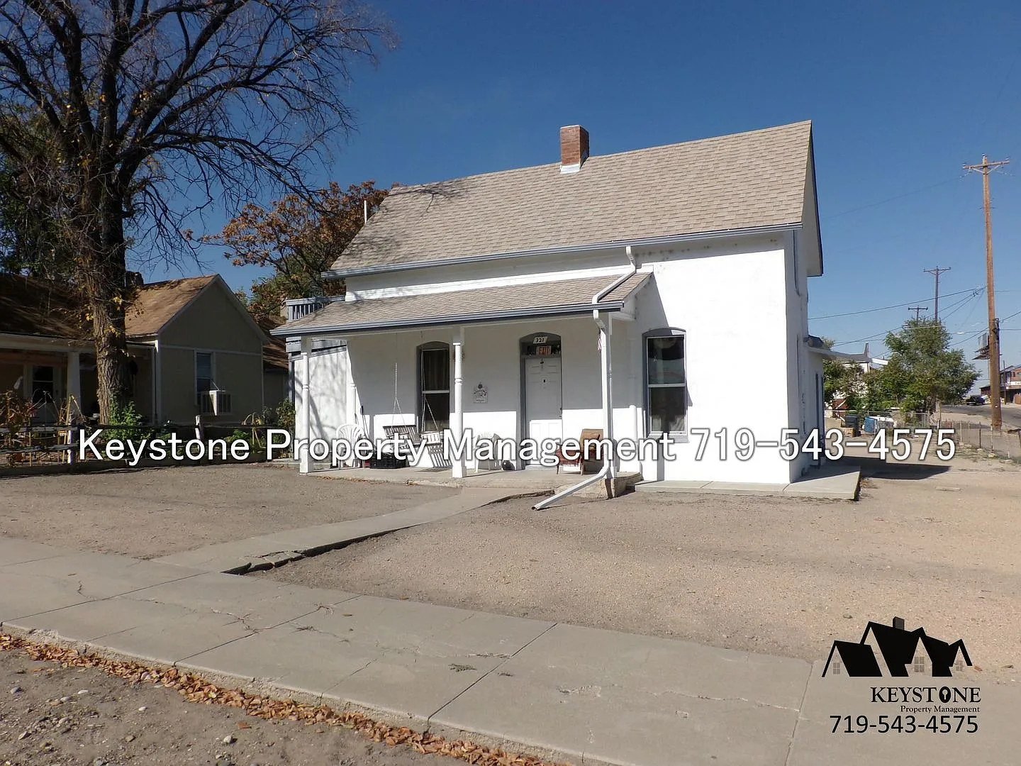 All Utilities Included! Upstairs - 1 Bed/1 Bath Apartment With $350 Off Move In Special! $700/$700 — Photo 2