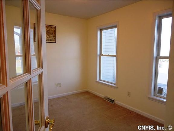 4th image of 5789 Mountain Laurel Dr