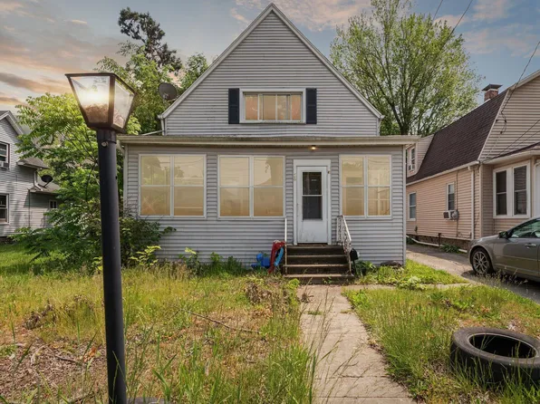 56 Kingman Ave E, Battle Creek, MI 49014