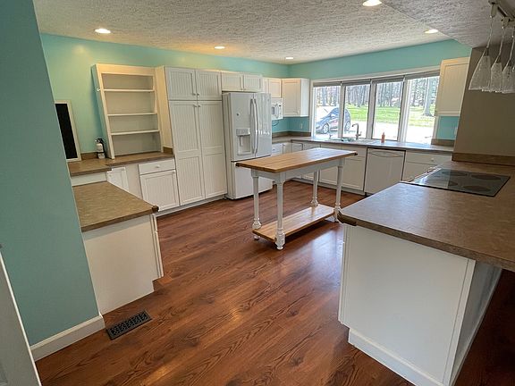 3rd image of 3714 N Private Road 450 E