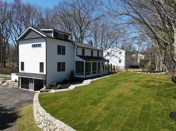 565 Elm St, Concord, MA 01742
