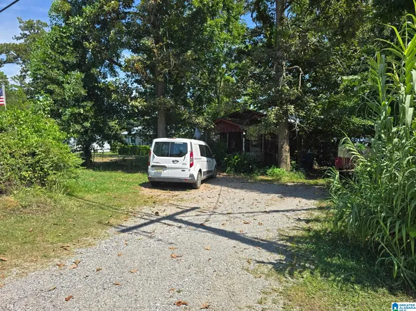 654 Shore Dr, Ashville, AL 35953
