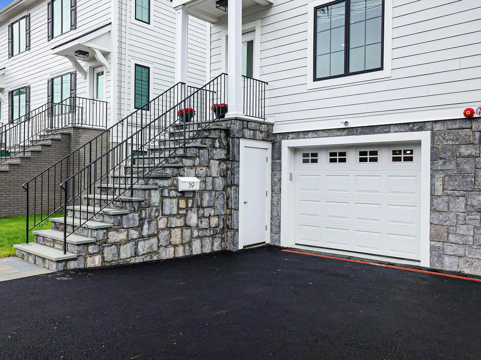 3 bed, 1916 sqft, $7,300 — Photo 3