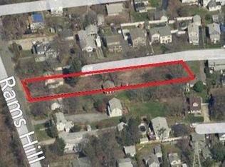 18 Railroad Ave, Glen Head, NY 11545