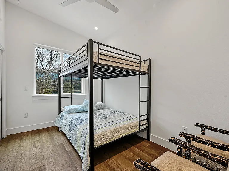 201 Tillery Sq #2 — Photo 9