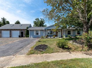 8 Hopi Ct, Waretown, NJ 08758