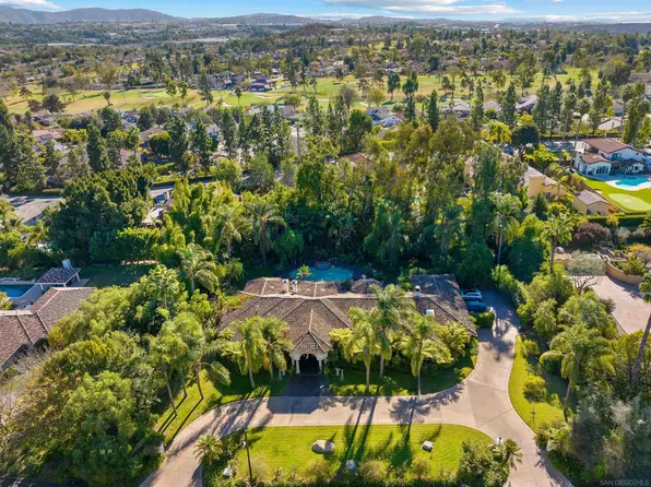 648 Rolling Hills Rd, Vista, CA 92081