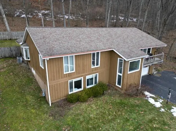 888 Upland Dr, Elmira, NY 14905