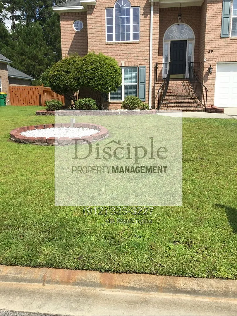 4 bed, 3.0 bath, 2710 sqft, $2,500 — Photo 2