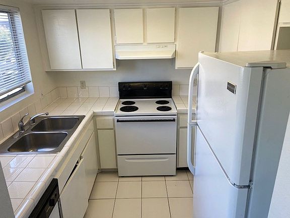 4th image of 7946 Aldrich Dr #8