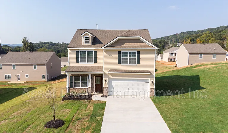 4831 Birchcrest Ln — Photo 1