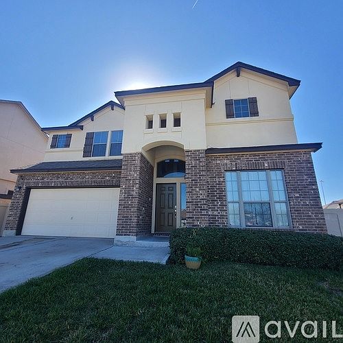 1st image of 101 Washingtonia Dr
