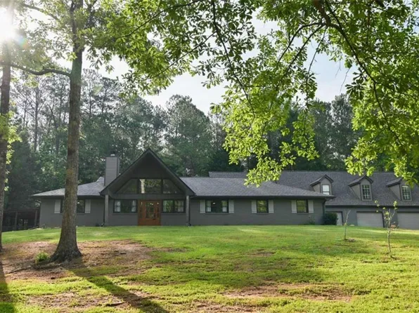 296 Hamby Ln, Social Circle, GA 30025
