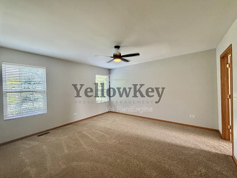 4933 Courtland Cir — Photo 8