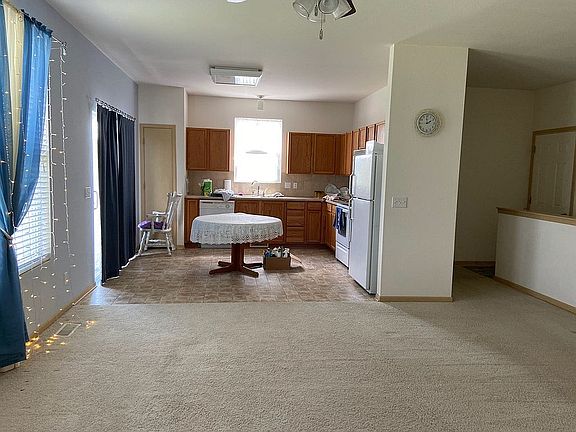2nd image of 2205 S River Rock Dr