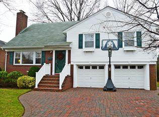 34 Spruce St, Garden City, NY 11530