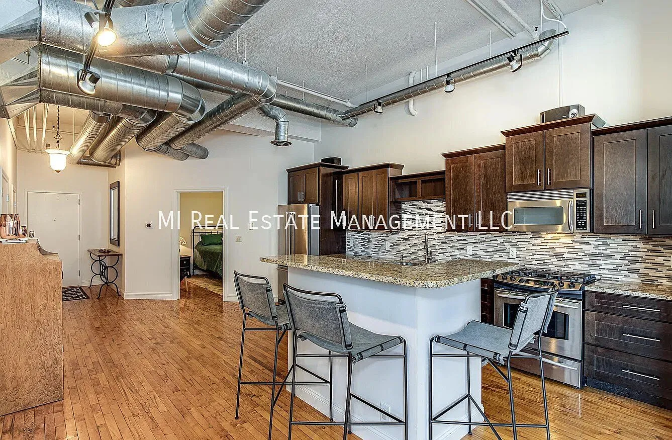 2 bed, 2.0 bath, 1496 sqft, $3,750 — Photo 3
