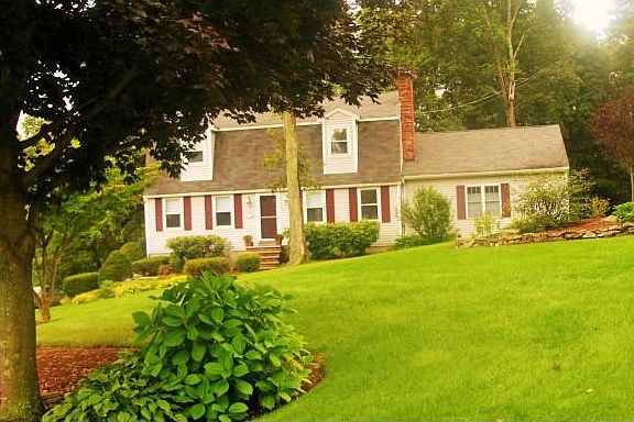 3rd image of 16 Hampshire Dr
