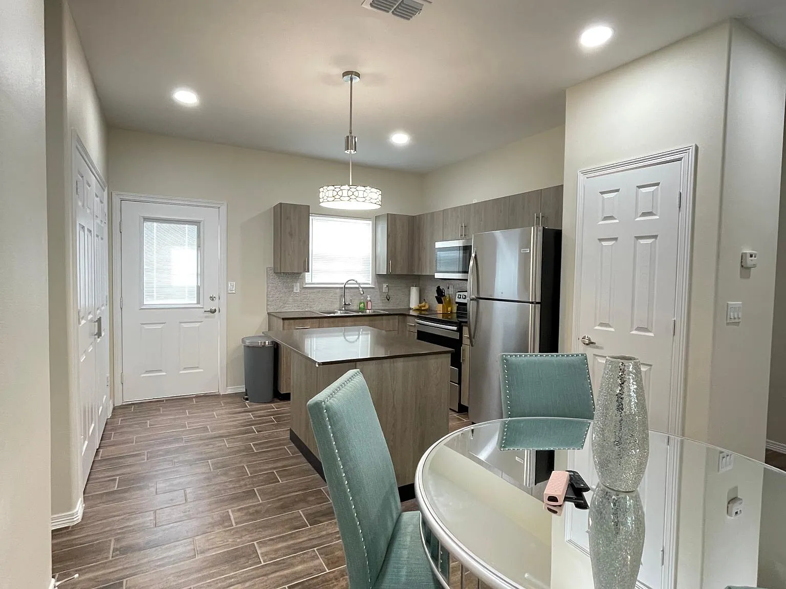 2404 N Sugar Rd — Photo 2