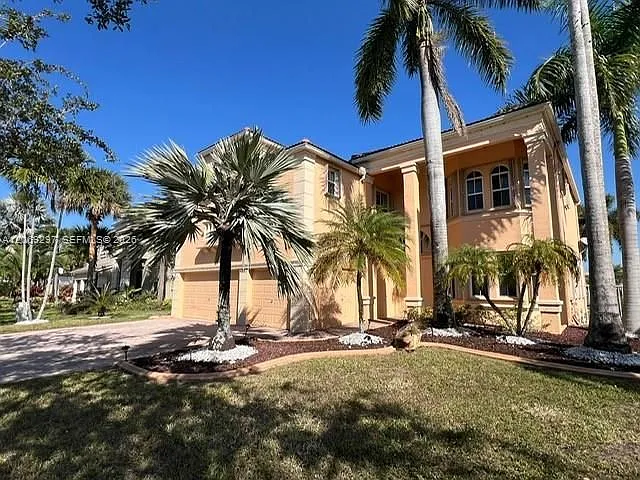 5 bed, 4.0 bath, 3994 sqft, $6,500 — Photo 2